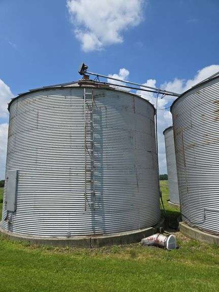 9,000-bushel grain storage bin