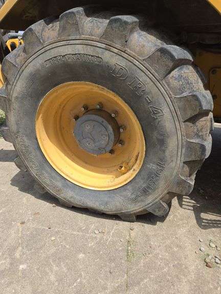 Volvo BL60 Backhoe Loader with extend-hoe