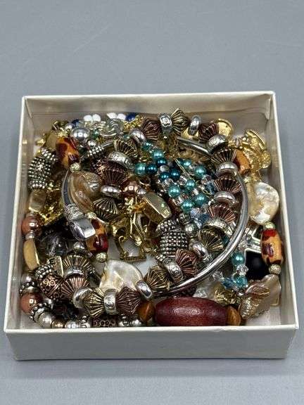VARIETY OF BEADED NECKLACES, BRACELETS, EARRINGS