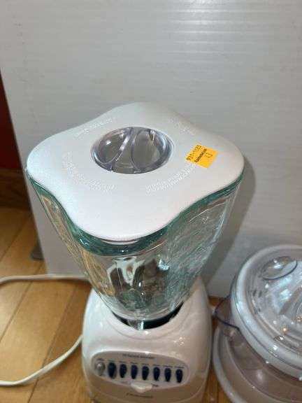 Osterizer GLASS Blender, Black and Decker Juicer, The Pampered Chef Chopper