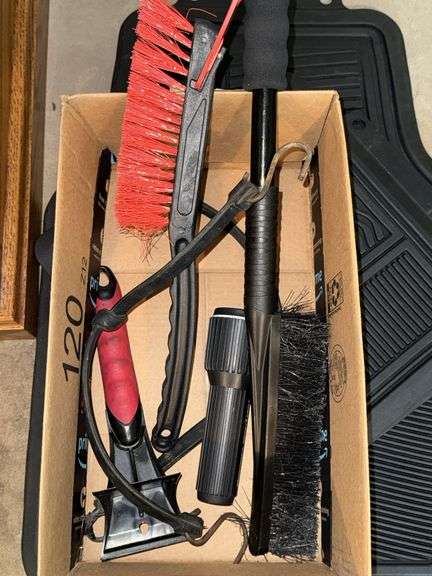 SET OF 4 CAR FLOOR MATS, FLASHLIGHTS, AND WINDOW SCRAPERS