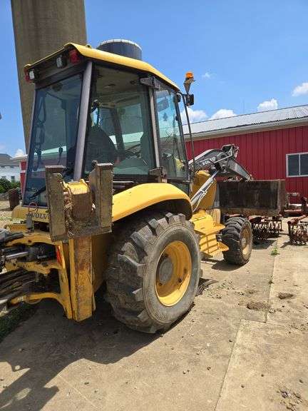 Volvo BL60 Backhoe Loader with extend-hoe