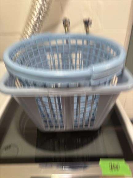 LAUNDRY BASKETS (x3)