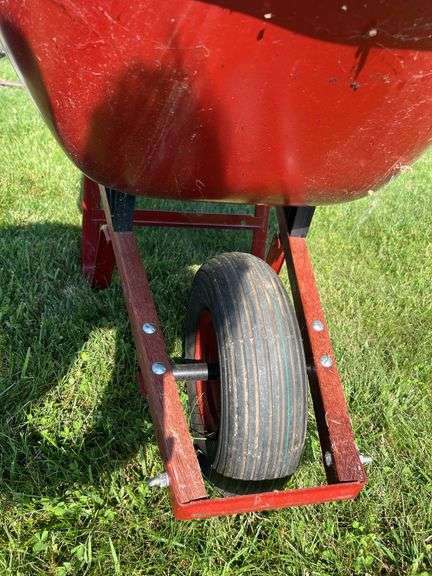 True Temper 5 cu. ft. Metal Wheelbarrow