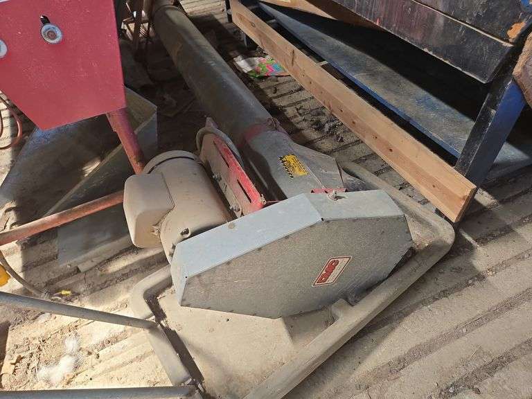 Hi-Cap 40 Grain cleaner w/ auger