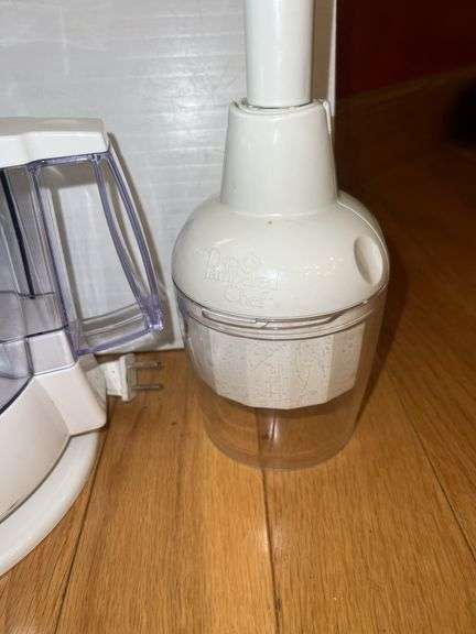 Osterizer GLASS Blender, Black and Decker Juicer, The Pampered Chef Chopper