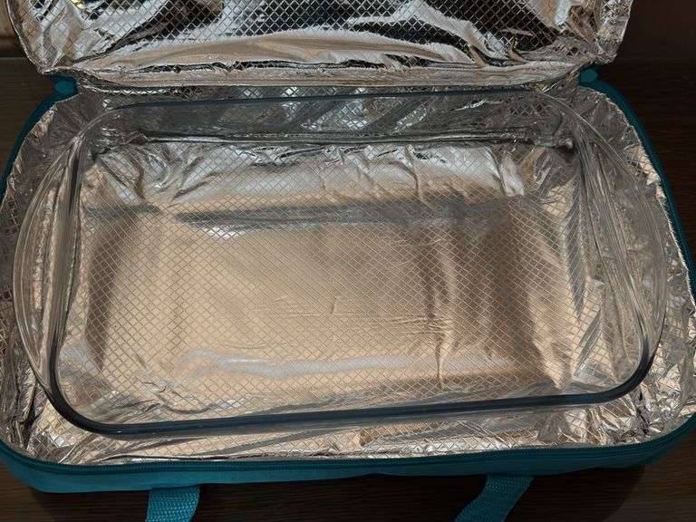SET IF ANCHOR HOCKING OVEN-SAFE GLASS 9x13 PANS AND INSULATED BAG