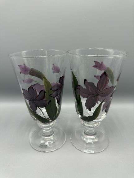SET OF 8 ONEIDA HAND PAINTED PEDESTAL GLASSES 18 OZ