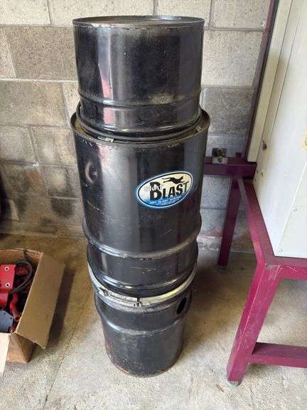 GLASTAR SANDBLASTING CABINET WITH SKAT BLAST DRY BLAST SYSTEM
