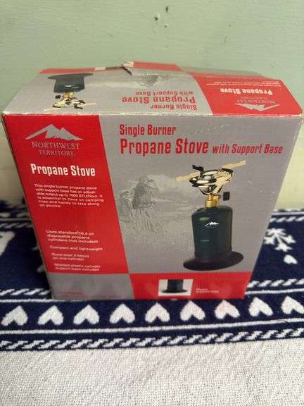 VINTAGE COLEMAN TWO MANTLE FUEL LANTERN AND NW TERRITORY PROPANE SINGLE BURNER STOVE WITH BASE