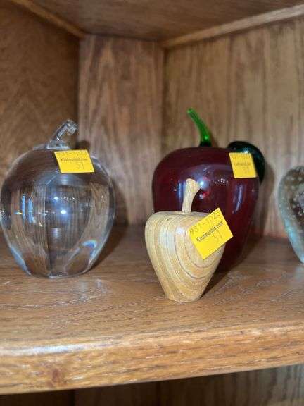(5) Apples (3 Glass, 1 Ceramic, 1 Wood)