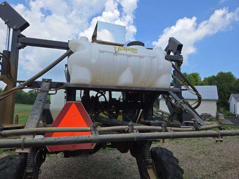 Melroe 3430 Spra-coupe sprayer