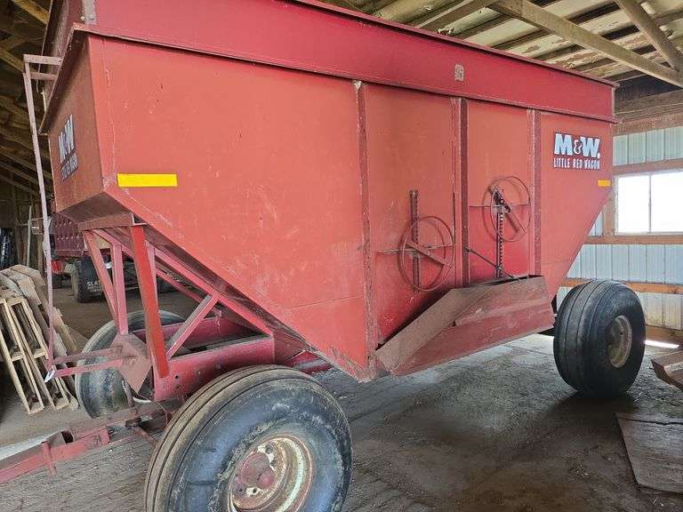 M & W 300B Little Red Wagon grain cart