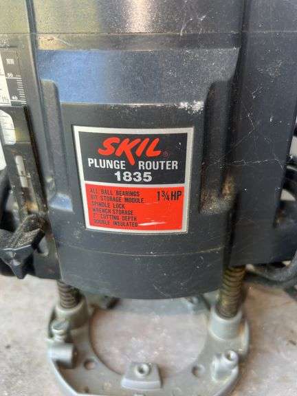 Skil Plunge Router 1835