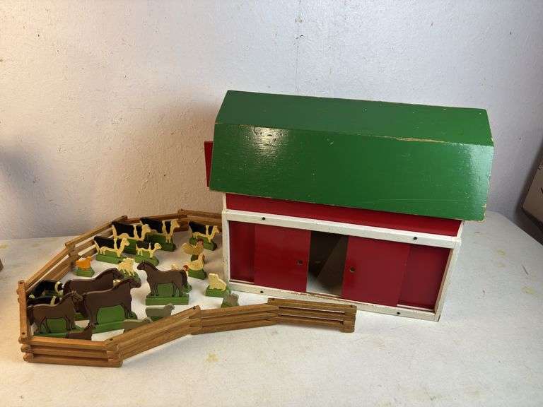 Wooden Toy Barn w/Animals
