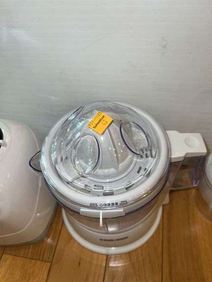 Osterizer GLASS Blender, Black and Decker Juicer, The Pampered Chef Chopper