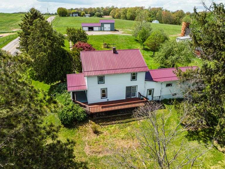 Home & Outbuildings, 5 Acres, 419 ft frontage