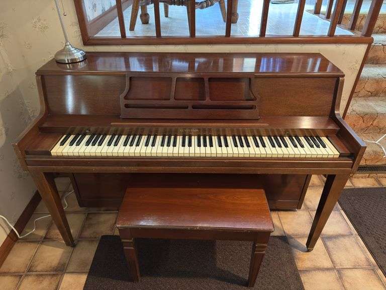 GUNDERSON CHICAGO PIANO W/PIANO BENCH