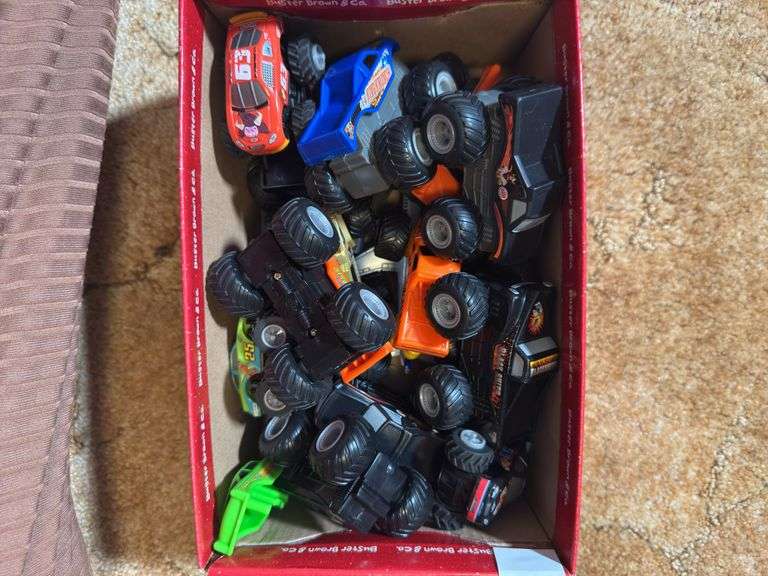 MATCHBOX CARS AND CARPET WITH ROADS