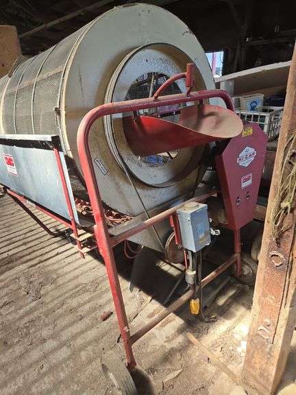 Hi-Cap 40 Grain cleaner w/ auger