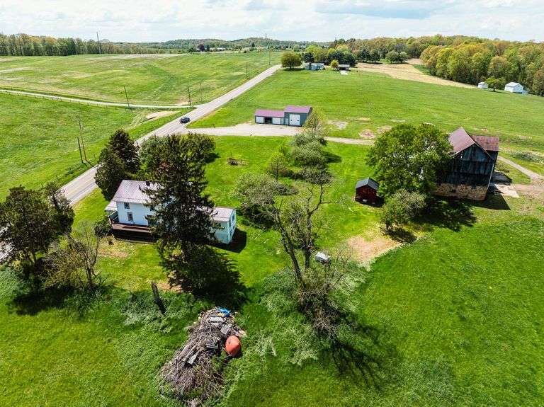 Home & Outbuildings, 5 Acres, 419 ft frontage