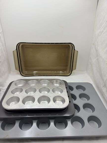 9x13 BAKING PAN, MINI MUFFIN PANS