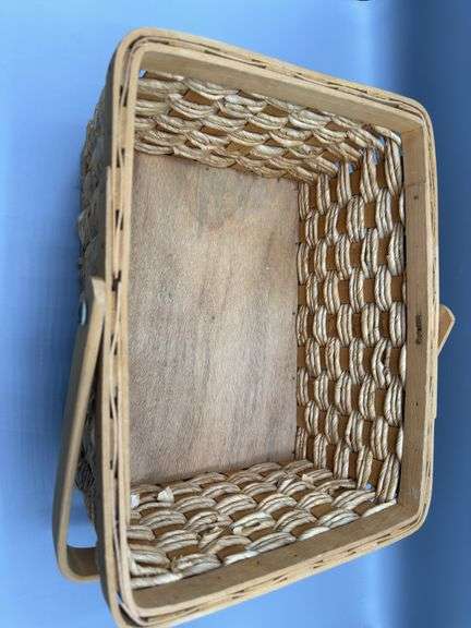 WOVEN BASKETS AND PLASTIC SERVING TRAYS