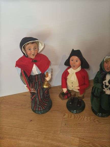 Colonial Christmas Caroling Set