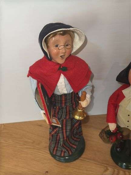 Colonial Christmas Caroling Set