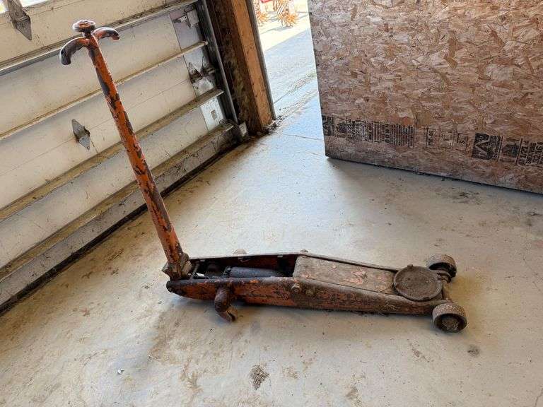 Uncataloged Items- Onsite Bidding Only For This Lot Items! click lot to view photos