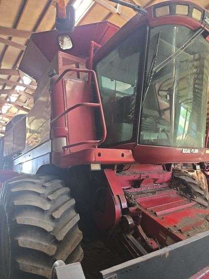 Case IH 2388 Axial- Flow Rotary Combine