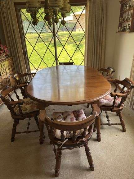 WALTER OF WABASH SOLID MAPLE DINING TABLE WITH 2 LEAVES AND 8 MATCHING CHAIRS