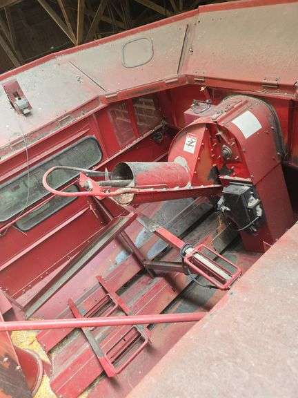 Case IH 2388 Axial- Flow Rotary Combine