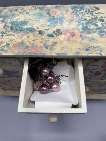 VINTAGE FLORAL JEWELRY BOX WITH CONTENTS OF JEWELRY AND WATCHES INCL. SEIKO, CITIZEN, FOSSIL, PRECIS