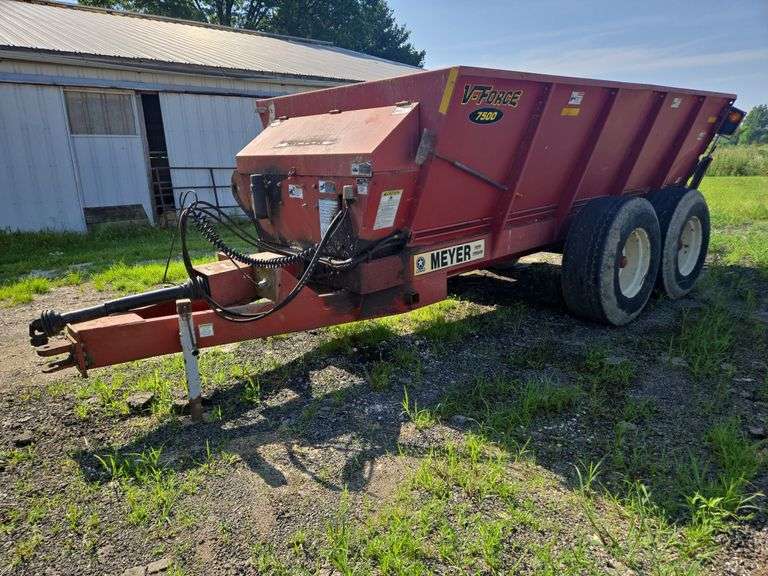 Meyer V-Force 7500 manure spreader