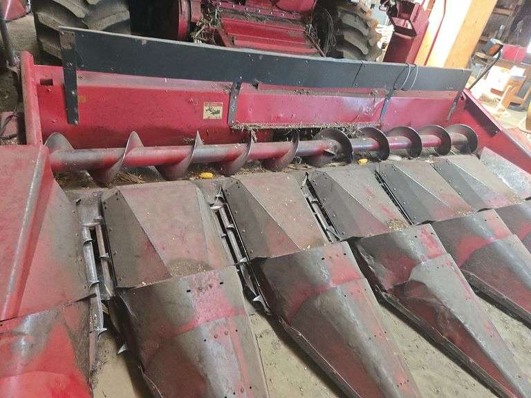 Case model 1063 6 row cornhead attachment