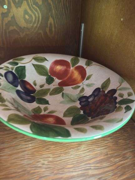CASSEROLE DISH, SERVING BOWLS AND LIDS, LIBBEY ORCHARD BAKING DISHES AND BOWL