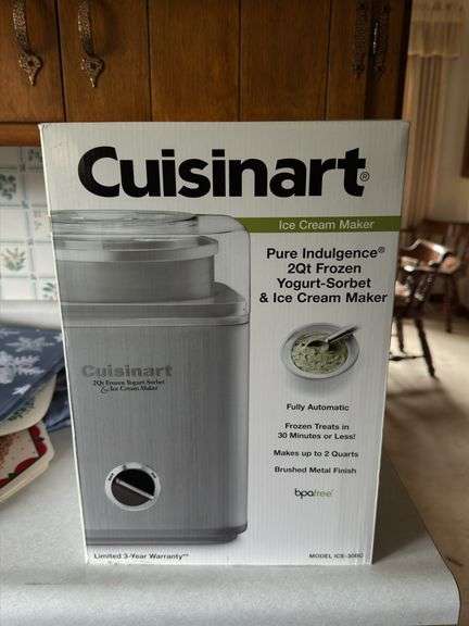 CUISINART 2 QT ICE CREAM MAKER *NEW IN BOX*