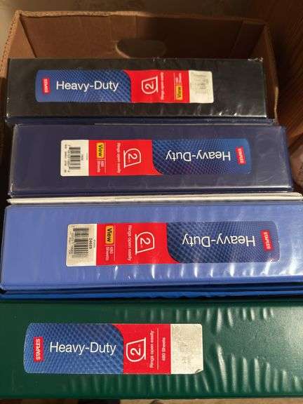 VARIETY OF LOOSE LEAF BINDERS (x7)
