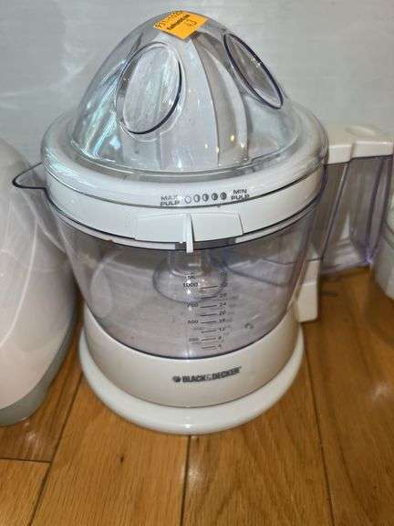 Osterizer GLASS Blender, Black and Decker Juicer, The Pampered Chef Chopper
