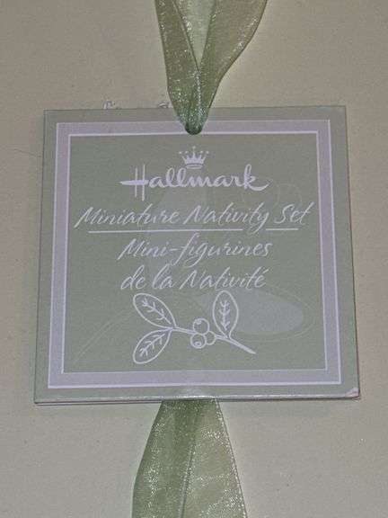 Hallmark Miniature Nativity Scene Set