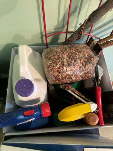 TV STAND/CONSOLE WITH ALL CONTENTS PICTURED, INCLUDING OSU GARDEN FLAG, OX OF SOLAR LIGHTS, GARDEN