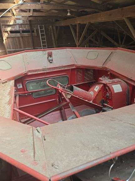 Case IH 2388 Axial- Flow Rotary Combine