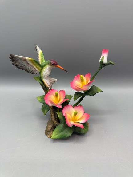HAND-PAINTED COLLECTIBLE PORCELAIN/CERAMIC VARIETY OF BIRDS, HUMMINGBIRDS, DOVES, SPARROW, ORIOLES