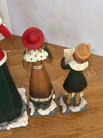 4 Christmas Caroling Figures