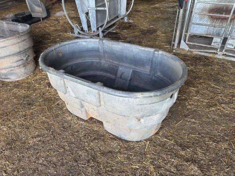 Rubber Water Tank Approx 4.5’x2.5’x2.5’