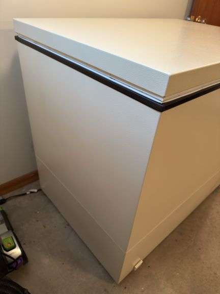 AMANA DEEPFREEZE CHEST FREEZER