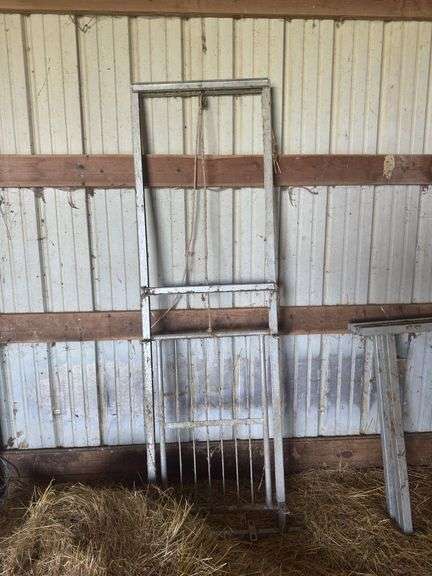 Sheep Guillotine Gate