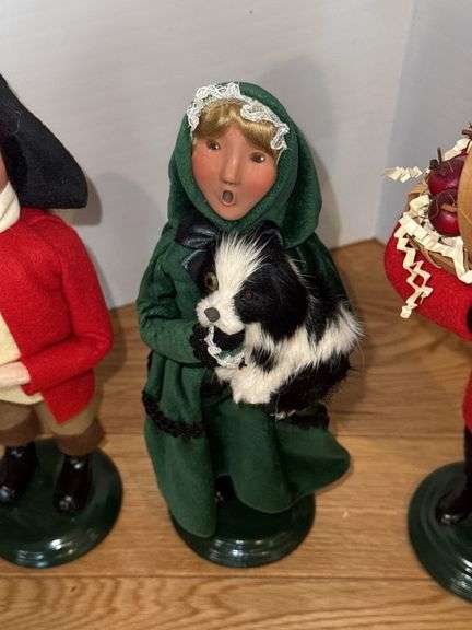 Colonial Christmas Caroling Set