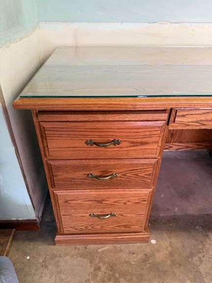 NUT TREE FURNITURE SOLID OAK EXECUTIVE STYLE DESK